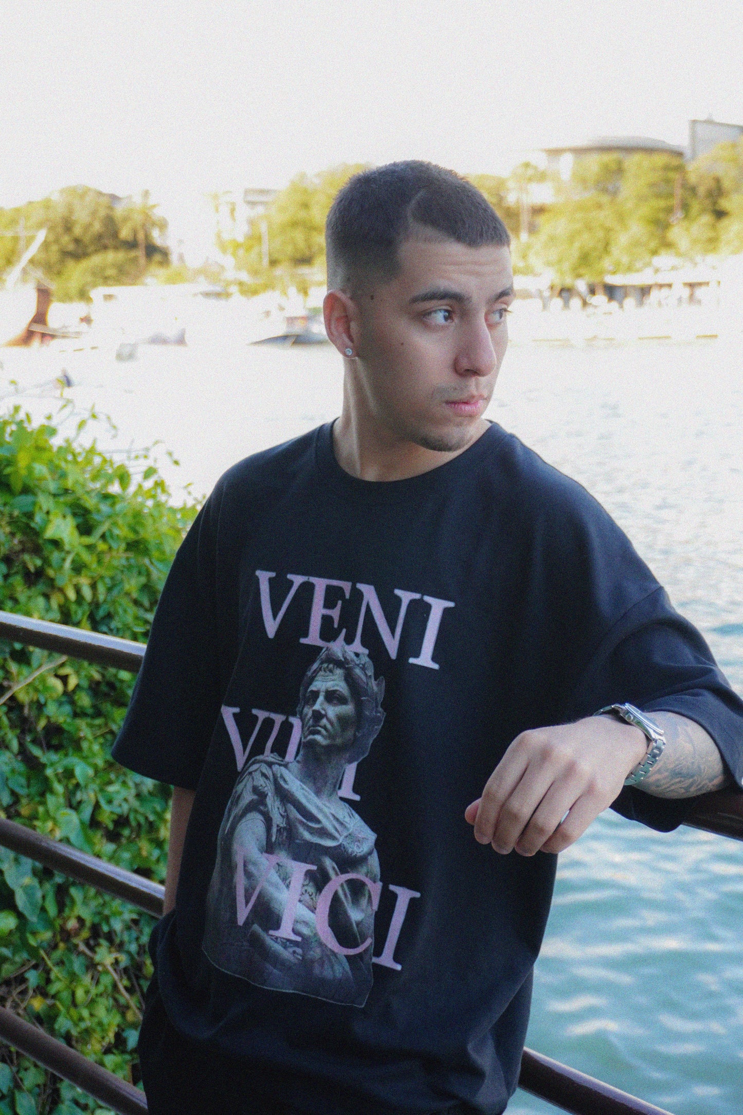 Cesar Black Oversized